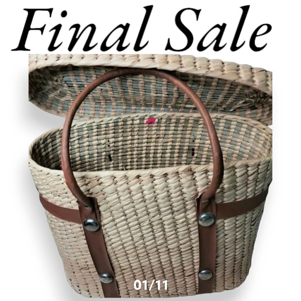 (#447) Vintage Straw Leather Trim Handbag